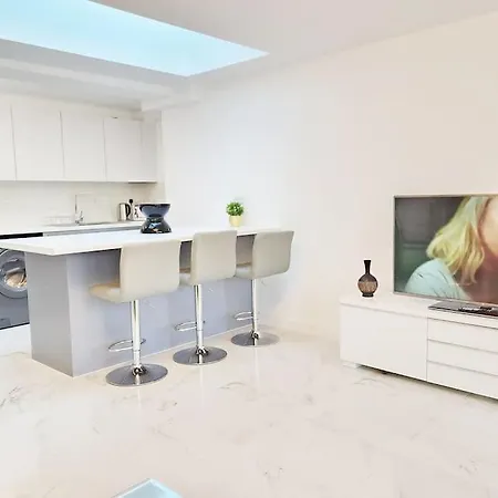 Paradigm House, Stunning 2-Bedroom Apartment 1, Free Parking, Oxford Buitenkant foto