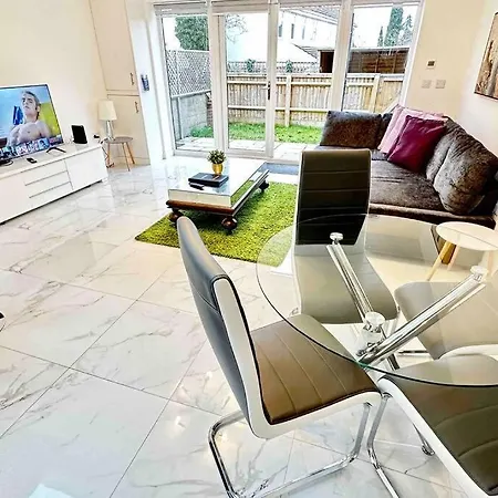 Paradigm House, Stunning 2-Bedroom Apartment 1, Free Parking, Oxford Buitenkant foto