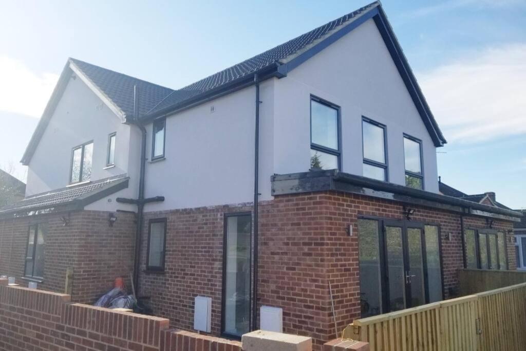 Paradigm House, Stunning 2-bedroom 1, Free Parking, Appartement Oxford