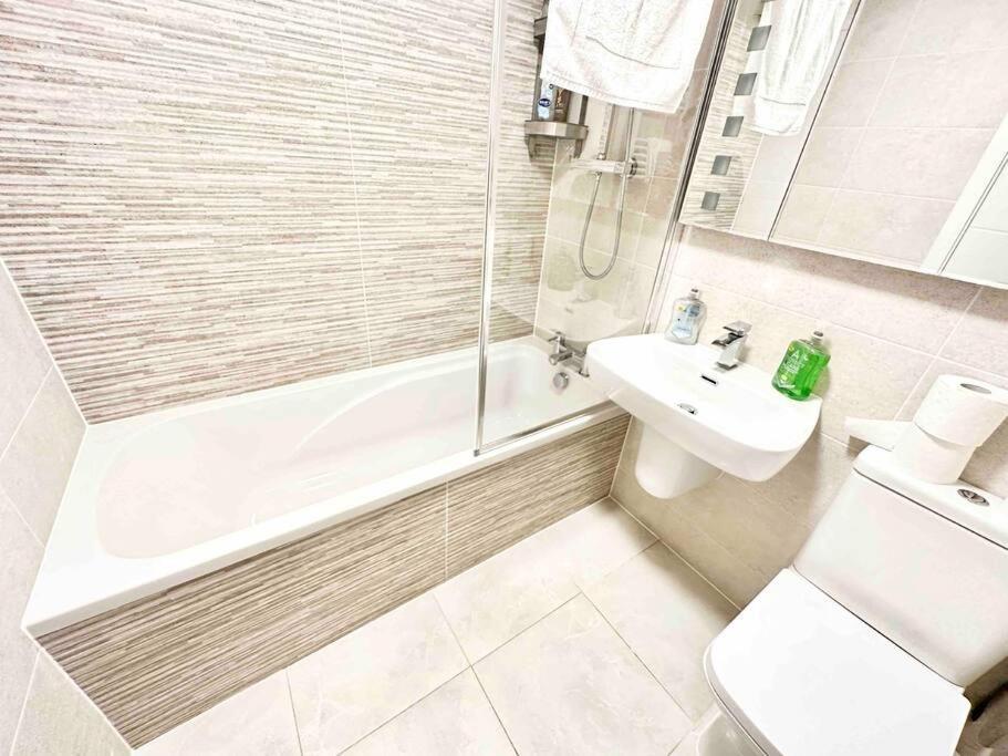 Paradigm House, Stunning 2-bedroom 1, Free Parking, Oxford